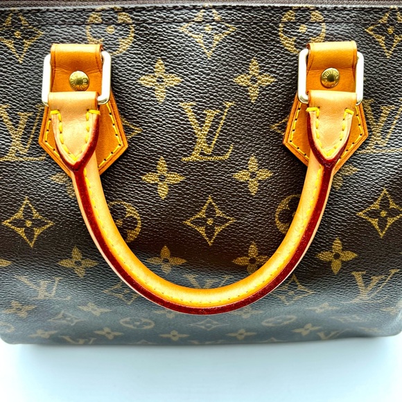 Pre-loved and rarely used Louis Vuitton Speedy Handbag Monogram Canvas 25. - Picture 5 of 13